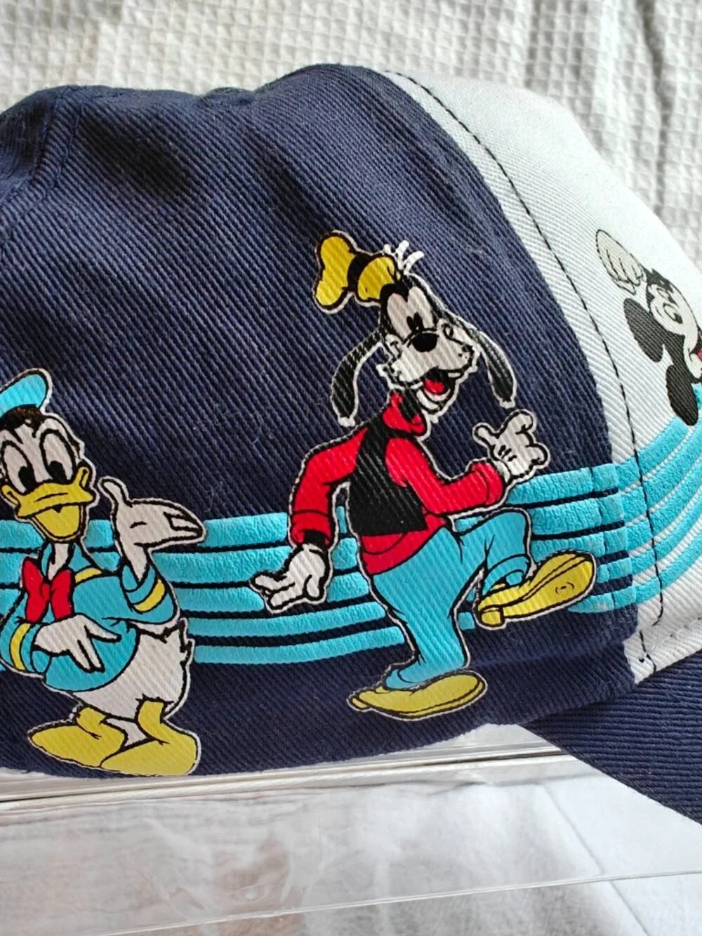Vintage Walt Disney World Mickey & Friends Youth Snapback Hat – 100% Cotton
